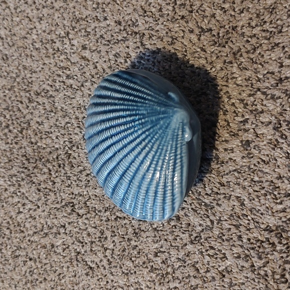 Ceramic Shell Jewelry box - Picture 1 of 3
